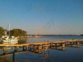 Dockside Oyster Cafe food