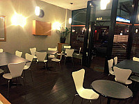 Avanti Café Pizzeria inside