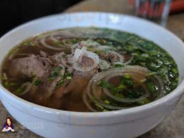 Pho Le food