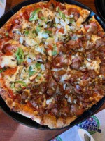 Barro's Pizza food