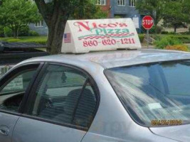 Nico's Pizza outside