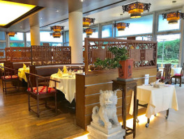 Restaurant Shangri-La inside