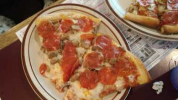 Kay's Pizzeria food