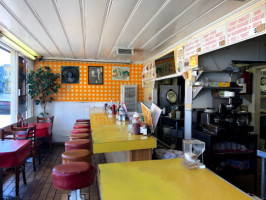 Fong's Cafe inside