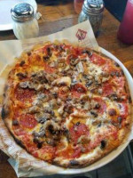 Mod Pizza inside