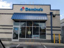 Domino's Pizza outside