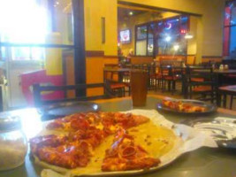 Round Table Pizza food