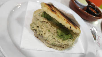 Mas Arepas food