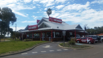 Red Rooster Geraldton outside