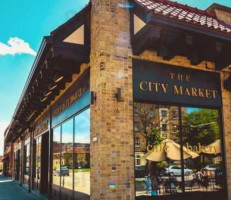 The City Market Cafe outside