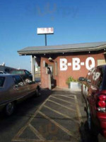 Barbecue Station Restaurant outside