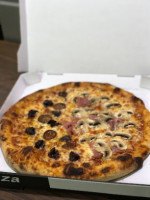 Maxipizza food