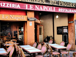 Le Napoli inside