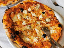 pizzeria Vesuvio food