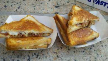 Roxy's Grilled Cheese food
