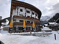 Cafe Des Alpes outside