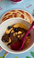 Menchie's Frozen Yogurt food