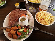 The Olde Boars Head food