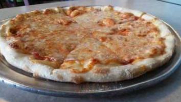 Dominics NY Pizzeria food