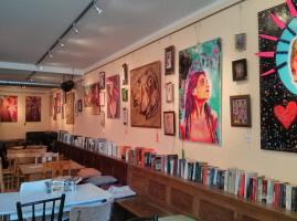 ARTEFAKT - Cafe, Kneipe, Galerie inside