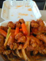 Don Don's Hot Wings food