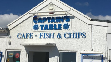 Captain's Table outside