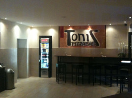 Toniz Pizza Bar food