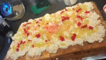 Dolce Pastello Cakes Llc food