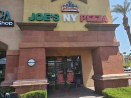 Joe's New York Pizza outside