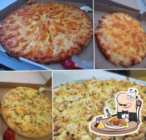 Rika's Pizza food