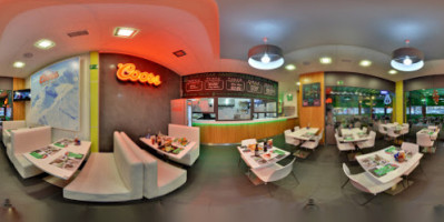 The Burguer Lobby inside