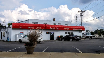 Back's Delctsn Drive-thru outside