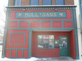 Mulligan's outside