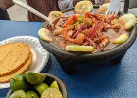 Mariscos Baja Mar food
