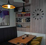 Domino Cafe-restoran Pale inside