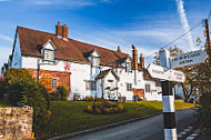 The Red Lion Inn At Bradley outside