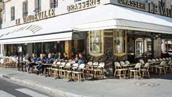 Le Vaudeville food