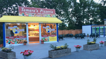 Tamara's Pizzeria Und Döner inside