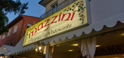 Mazzini Pizzeria food