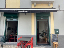 Os Papagaios food