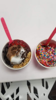 Swirl Fro-yo food