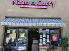 Naan N Curry outside