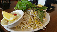 Ipho Restaurant & Noodle Bar food