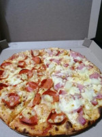 Chulee's Pizza food