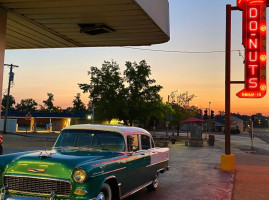 Donut Drive-in outside