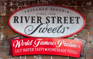 River Street Riverboat Company inside