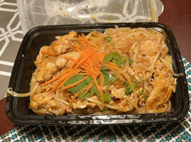 Rakadeka Fresh Thai Kitchen food