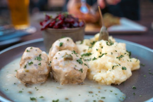 Brauhaus Lemke Am Hackeschen Markt food