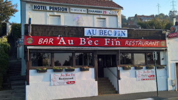 Au Bec Fin outside