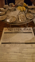 Shaw's Crab House Oyster Chicago food